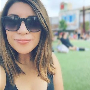 Meet your Posher, Cristina